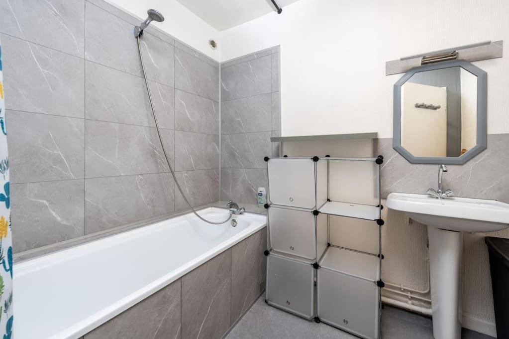 Duplex Cosy Et Contemporain Avec Parking Prive Apartment Amiens Exterior photo